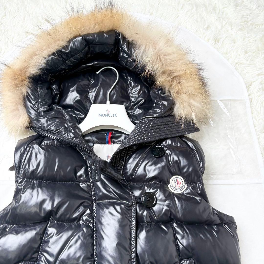 モンクレール 2way ダウンベスト フード リアルファー ロゴワッペン