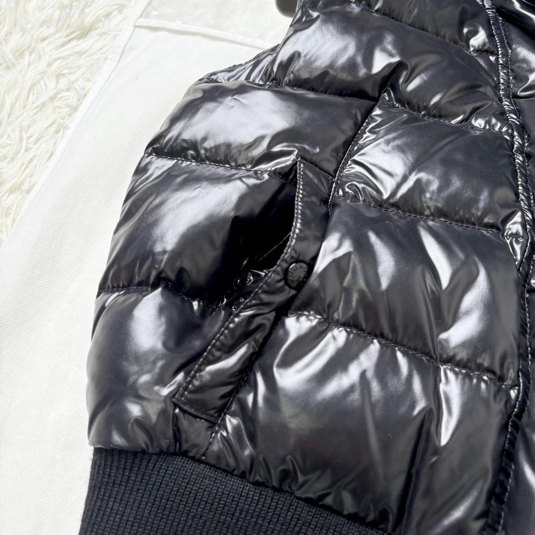 モンクレール 2way ダウンベスト フード リアルファー ロゴワッペン