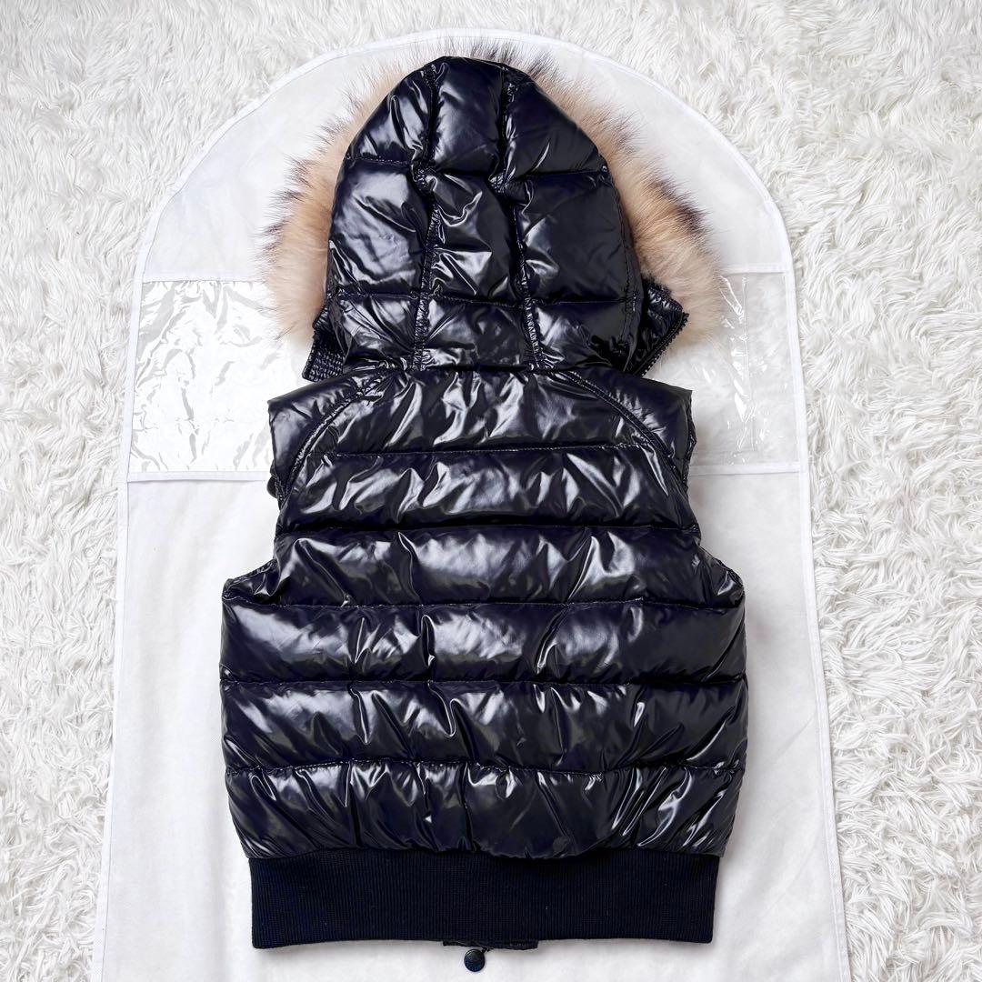 モンクレール 2way ダウンベスト フード リアルファー ロゴワッペン