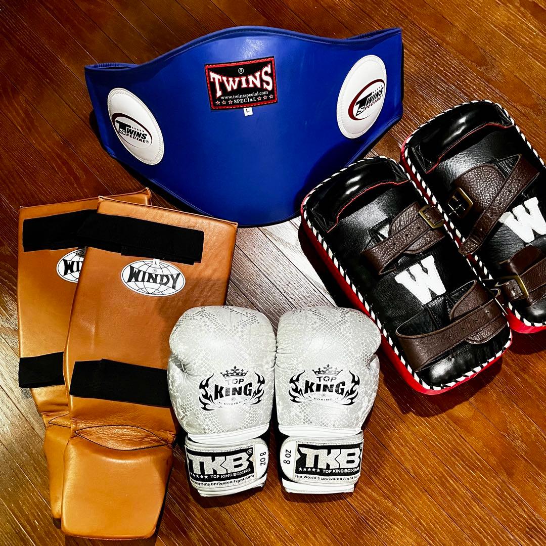 仲 俊光(NFG ) 格闘技トレーニングセット　グローブ　レガース