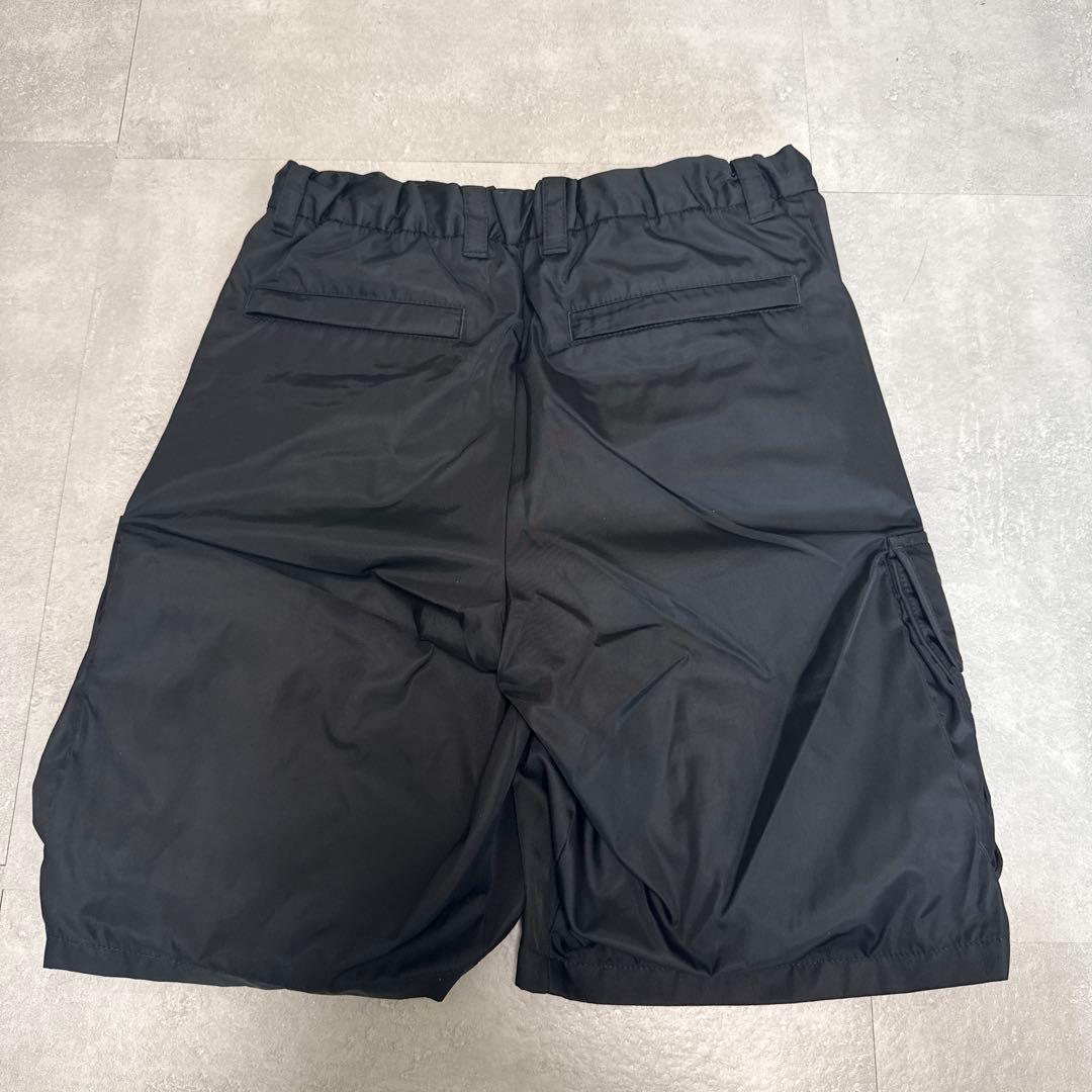 プラダRe-Nylon三角ロゴプレートバミューダカーゴハーフパンツ メンズ 44
