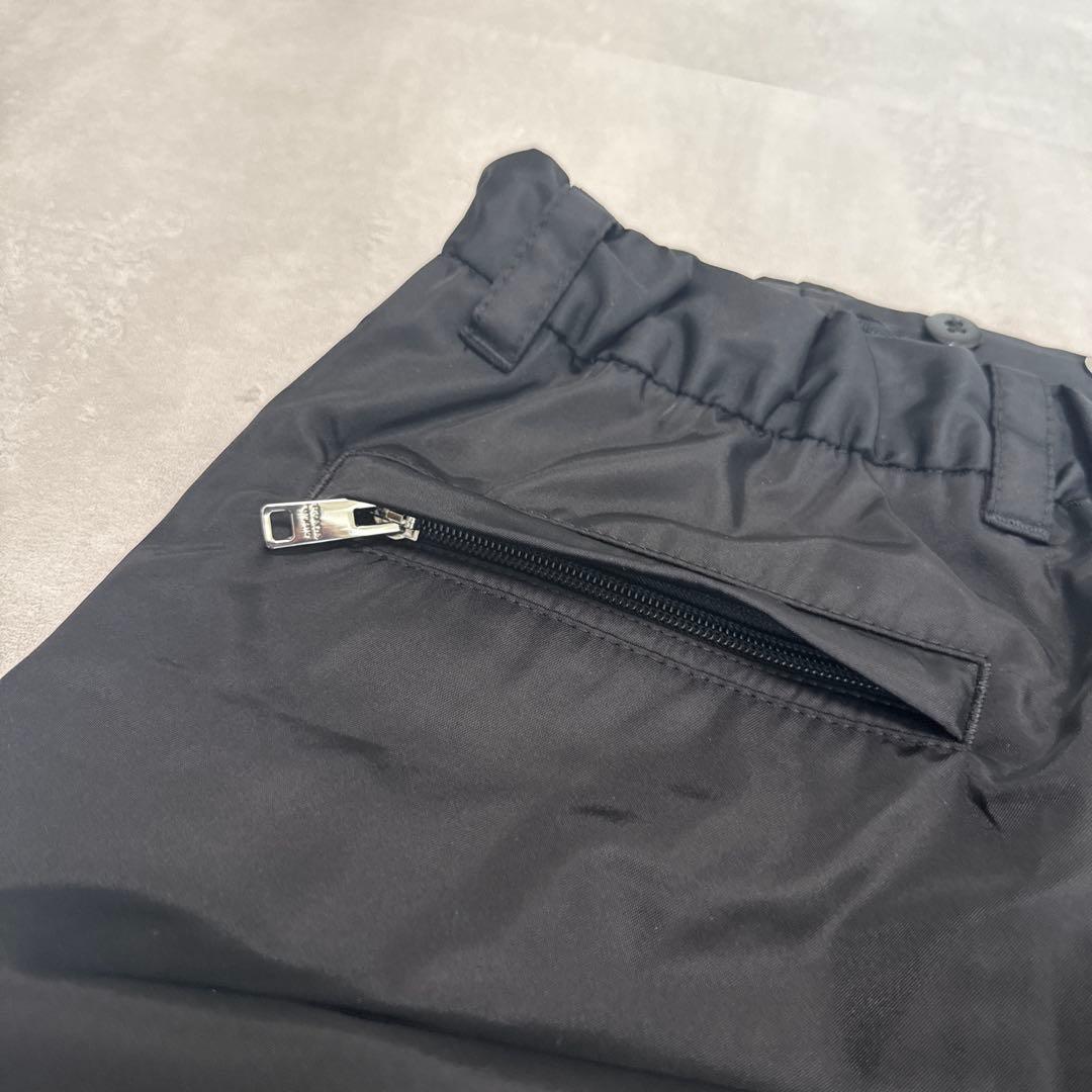 プラダRe-Nylon三角ロゴプレートバミューダカーゴハーフパンツ メンズ 44