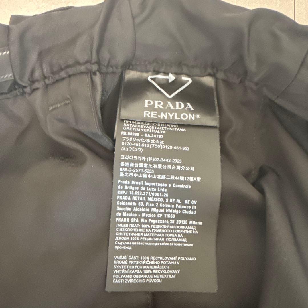 プラダRe-Nylon三角ロゴプレートバミューダカーゴハーフパンツ メンズ 44