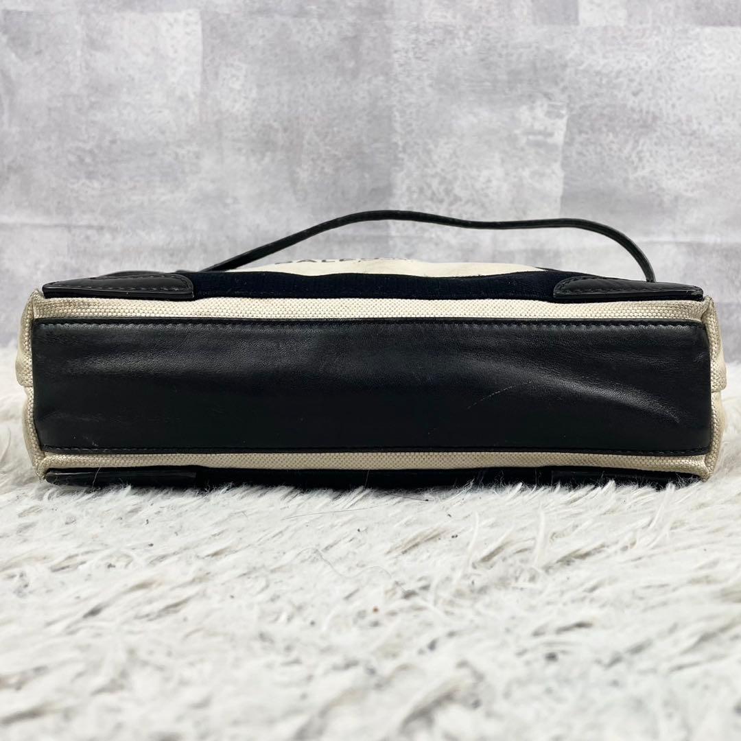 美品 バレンシアガ キャンバス 2WAY ショルダーバッグ ポーチ付き ホワイト