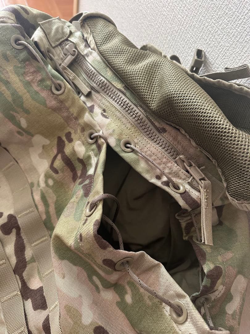 US米軍　MOLLE Rucksack 迷彩バックパック