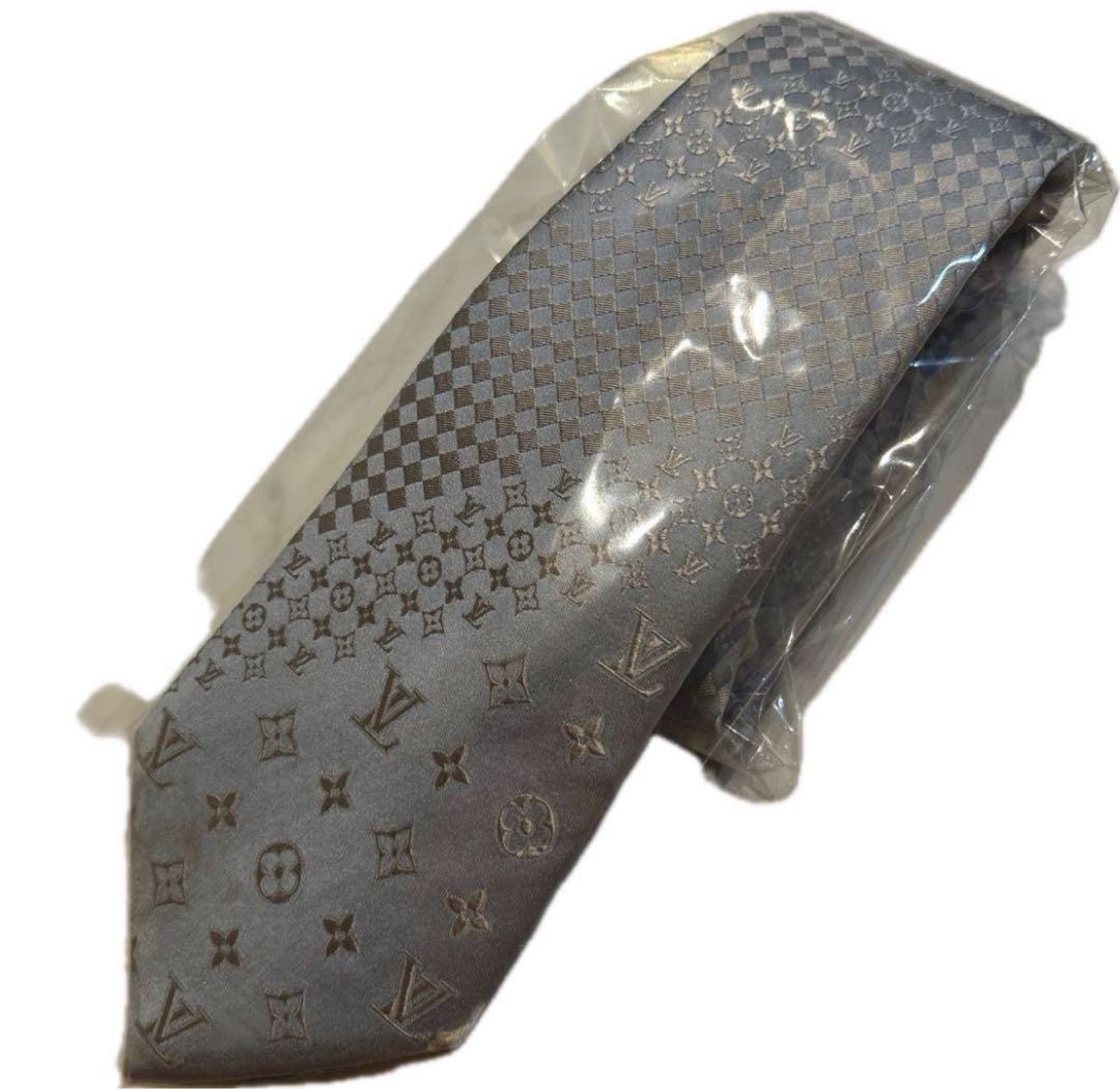 クリーニング済み✨ルイヴィトン ネクタイ シルバーブルー モノグラム