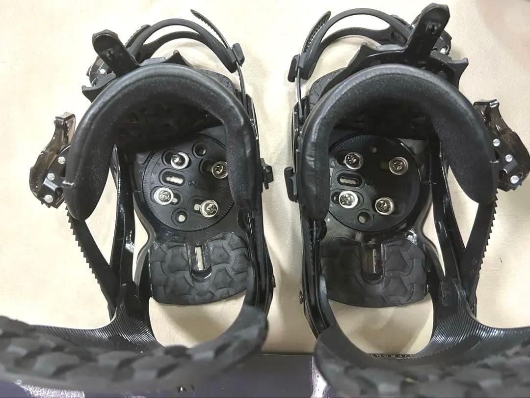 高年式サロモン スノーボード3点セット　157 +ビンディング+ボードケース