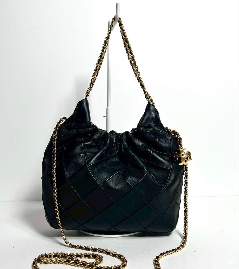 【国内正規品・極美品✨】トリーバーチ　フレミング　ミニドローストリングバッグ　黒