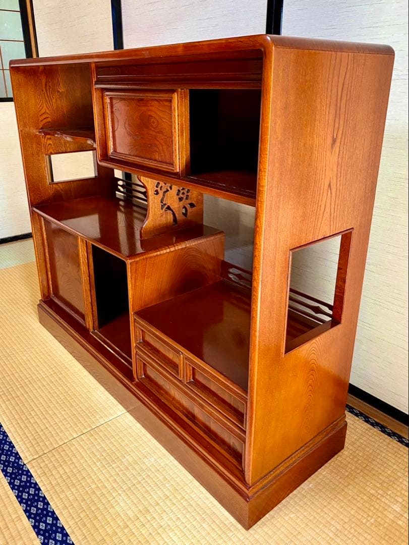 レトロな茶棚・茶箪笥　ブラウン