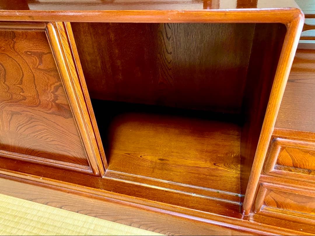 レトロな茶棚・茶箪笥　ブラウン