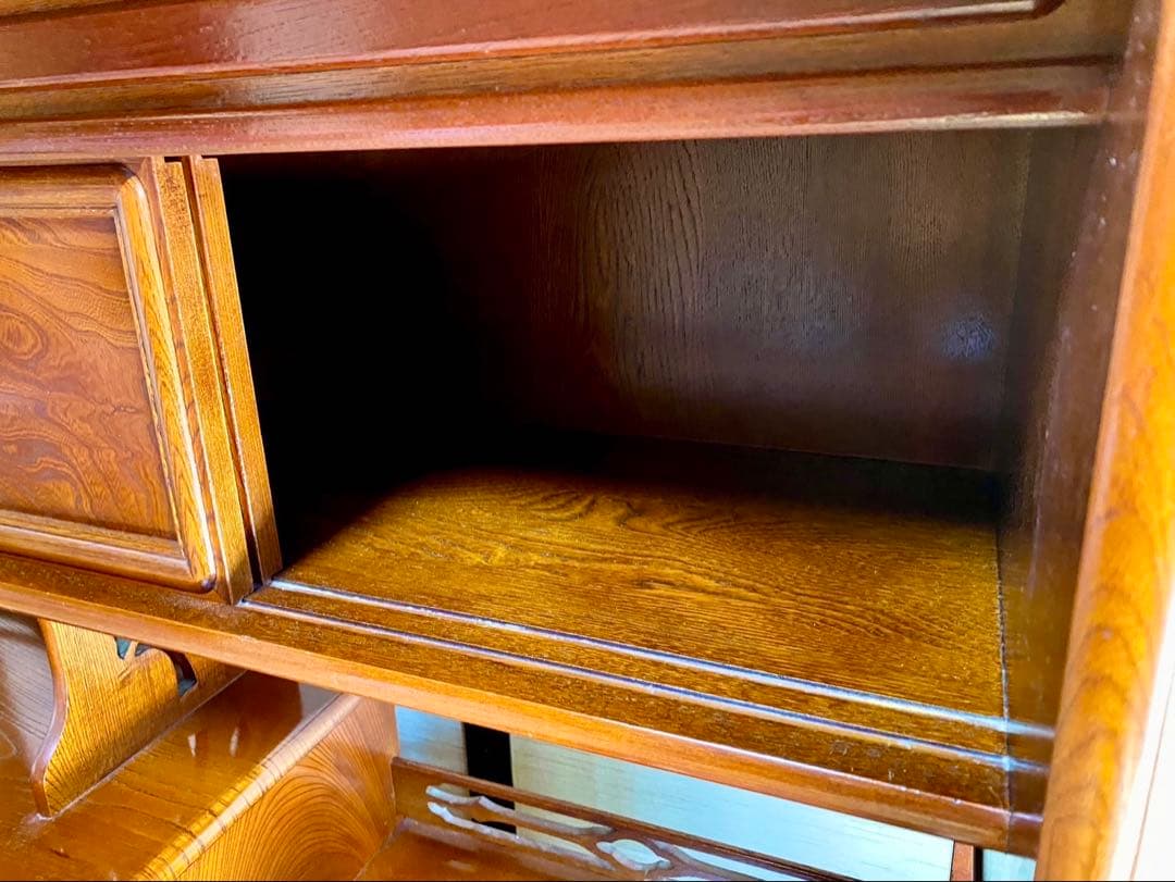 レトロな茶棚・茶箪笥　ブラウン