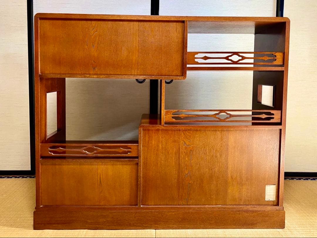レトロな茶棚・茶箪笥　ブラウン
