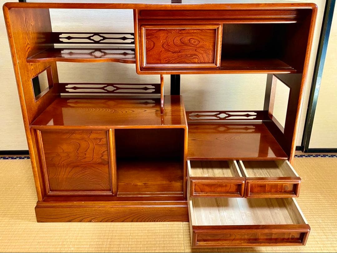 レトロな茶棚・茶箪笥　ブラウン