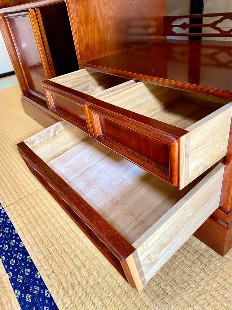 レトロな茶棚・茶箪笥　ブラウン