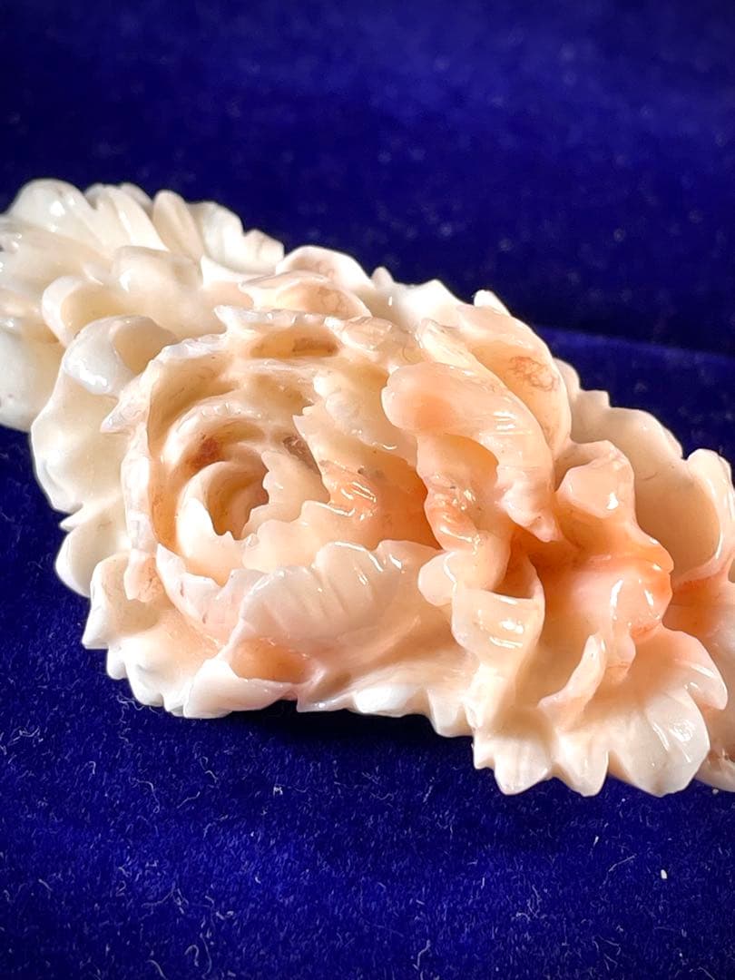 天然珊瑚細密彫刻 「牡丹」帯留 和装小物サンゴ彫刻　ＷＺー053