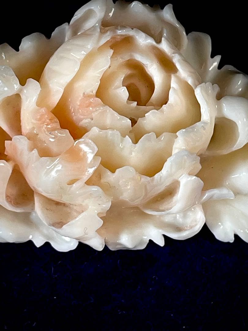 天然珊瑚細密彫刻 「牡丹」帯留 和装小物サンゴ彫刻　ＷＺー053