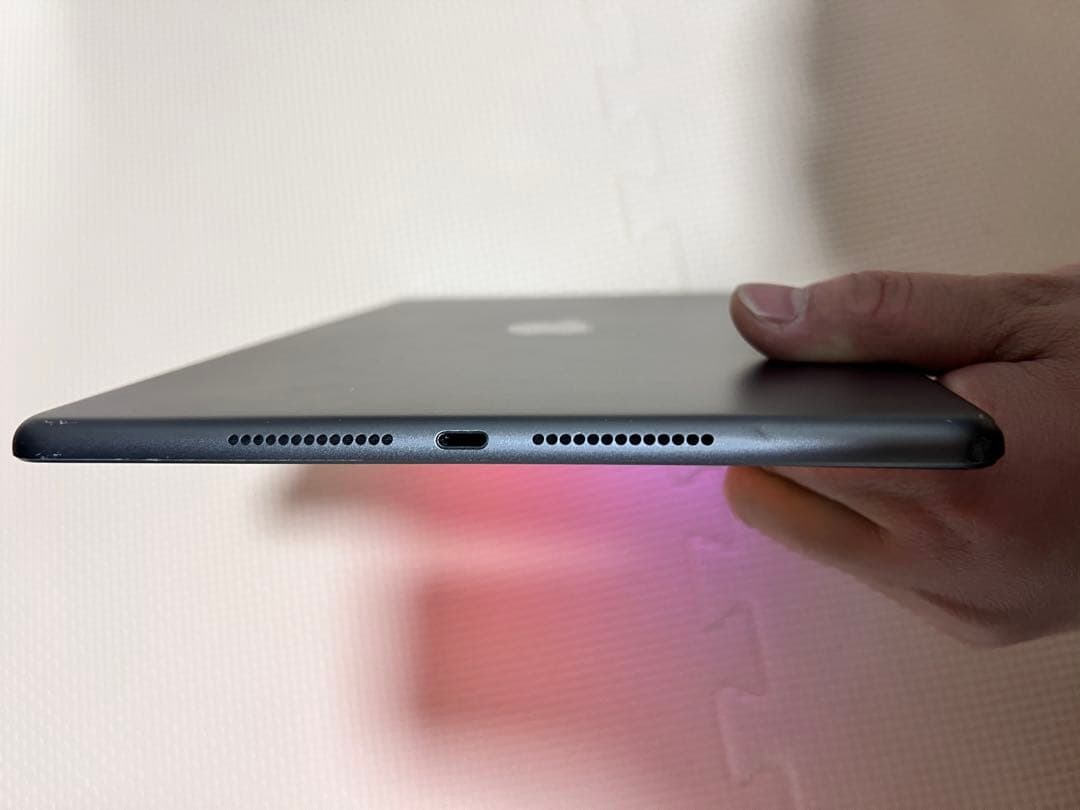 AU Apple iPad 第7世代 32GB スペースグレー