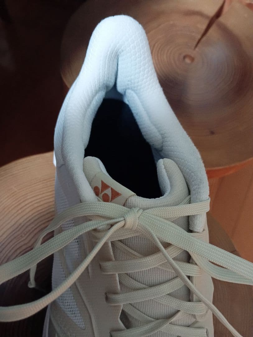 YONEX バドミントンシューズ ホワイト28㌢