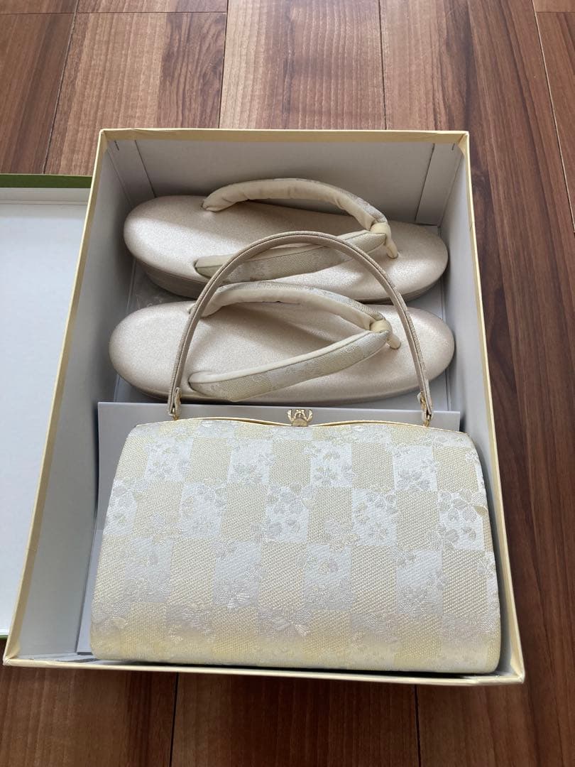 【超美品】【早い者勝ち】和装用バッグと草履セット アイボリー