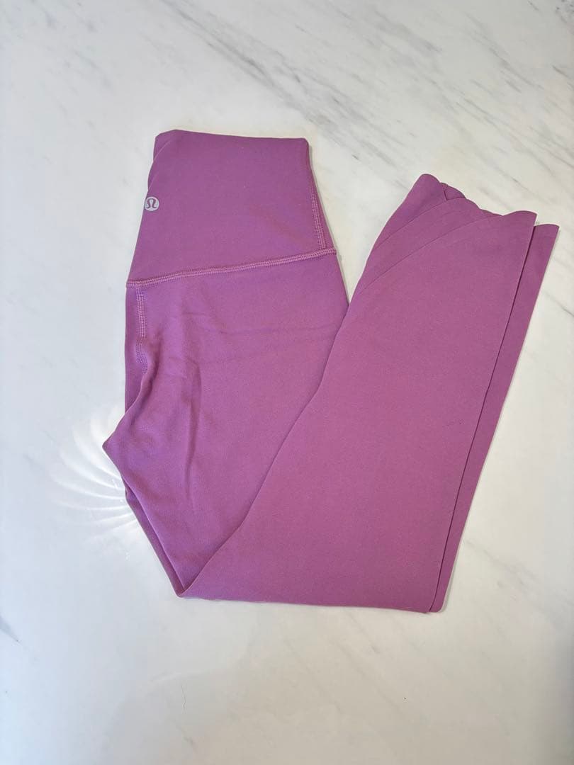 【美品レア】ルルレモン　align HRクロップレギンス　パープル