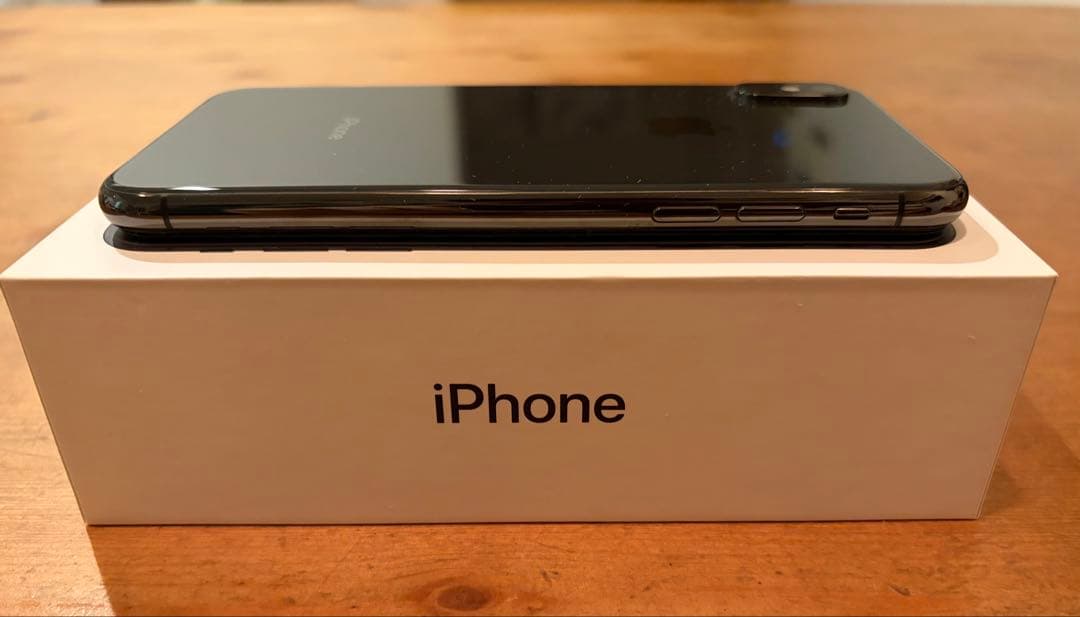 iPhone XS 256GB SIMフリー バッテリー最大容量73％