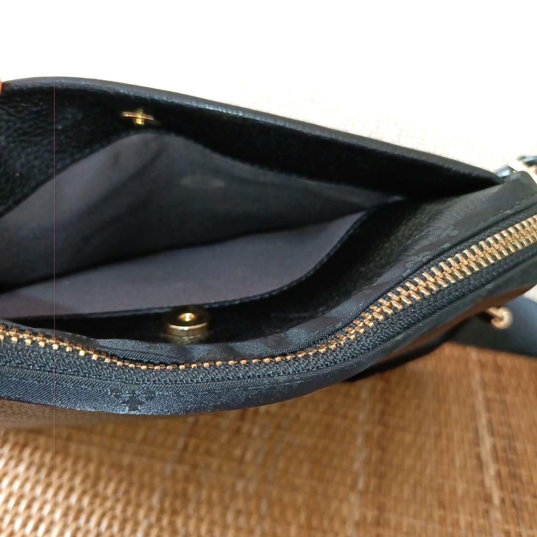 【未使用】russet ショルダーバッグ　シボ革　ロゴマーク入り　レザー　黒