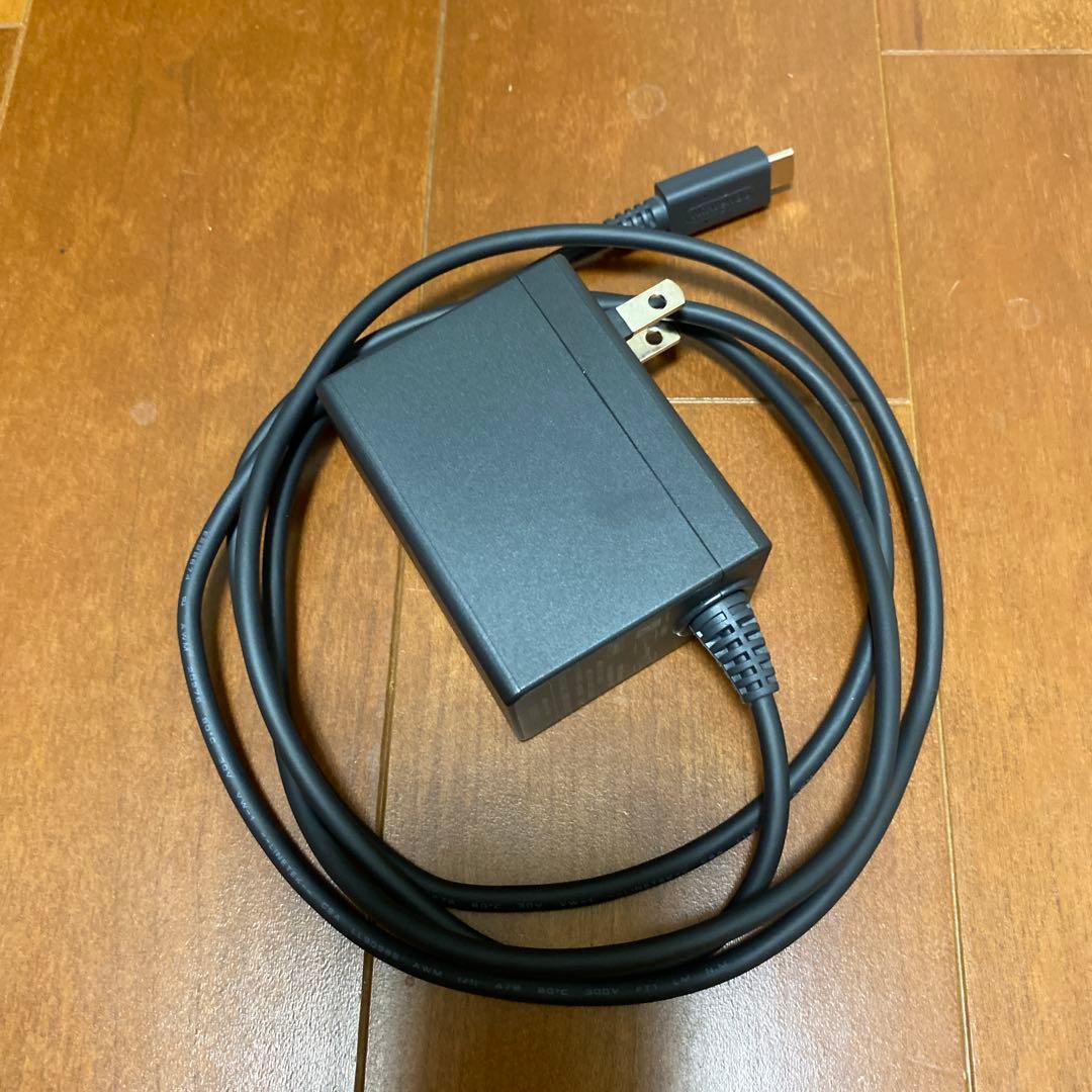 完動品　美品　箱付き　任天堂　Switch ニンテンドー