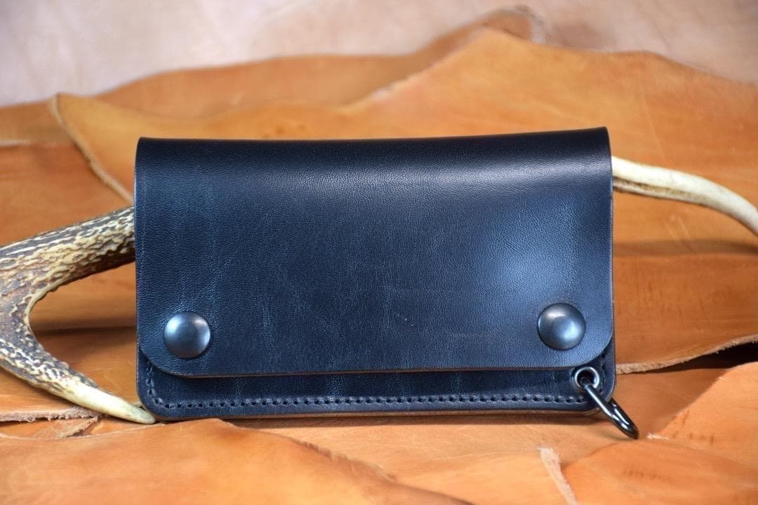 ホースバット　MARYAM社　トラッカーウォレット　ミドルサイズ　黒　茶芯