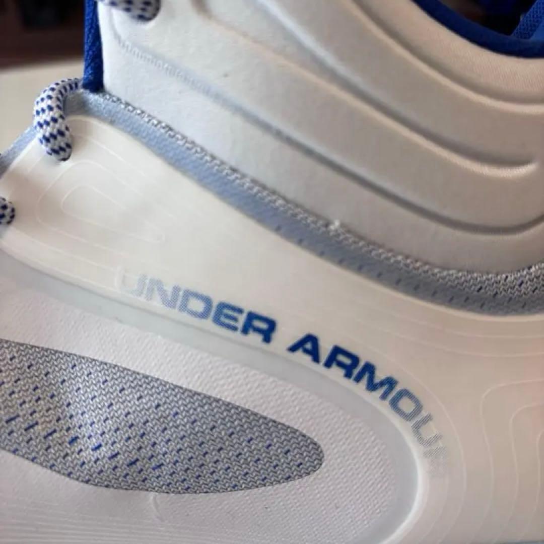 Under Armour スパイクハイカットホワイト/ブルー