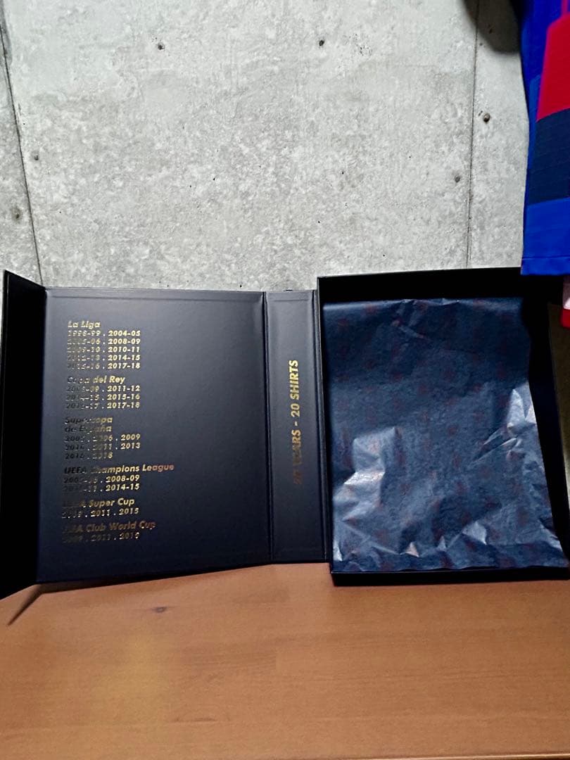 バルセロナ　ナイキ　記念ユニフォーム