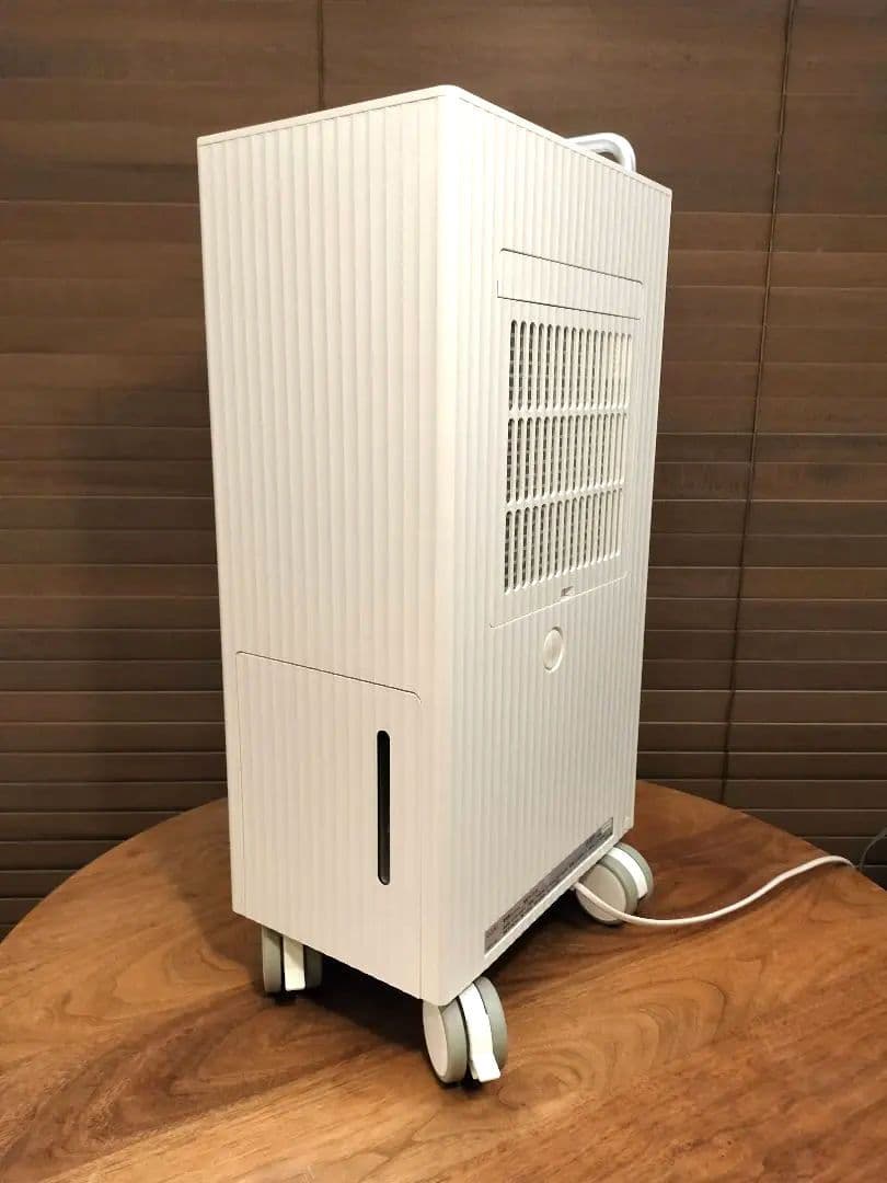 【未使用に近い】cado 除湿機 ROOT7100 ホワイト 　2021年製