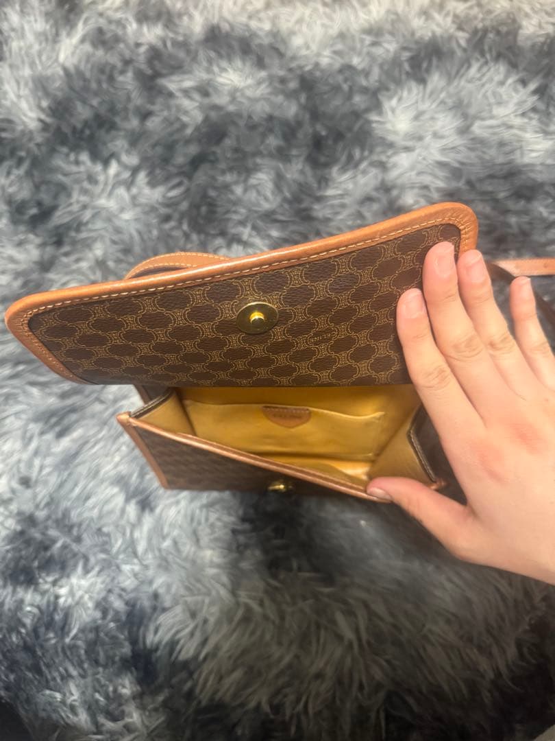 CELINE ブラウンレザーショルダーバッグ