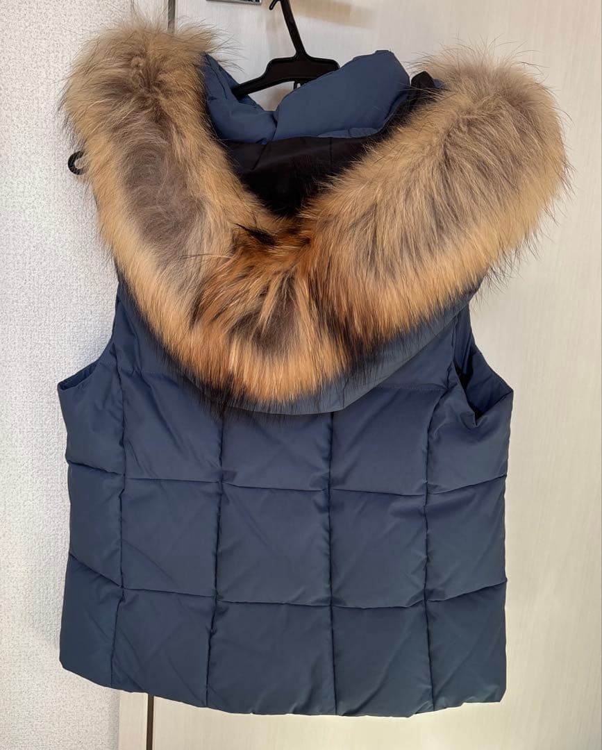 [新品未使用] TATRAS ファー付き青ダウンベスト　サイズ01