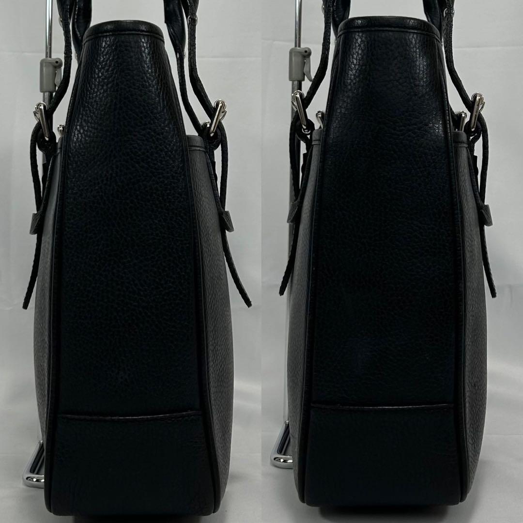 【美品】バーバリー トートバッグ レザー ノバチェック 肩掛け A4可 大容量