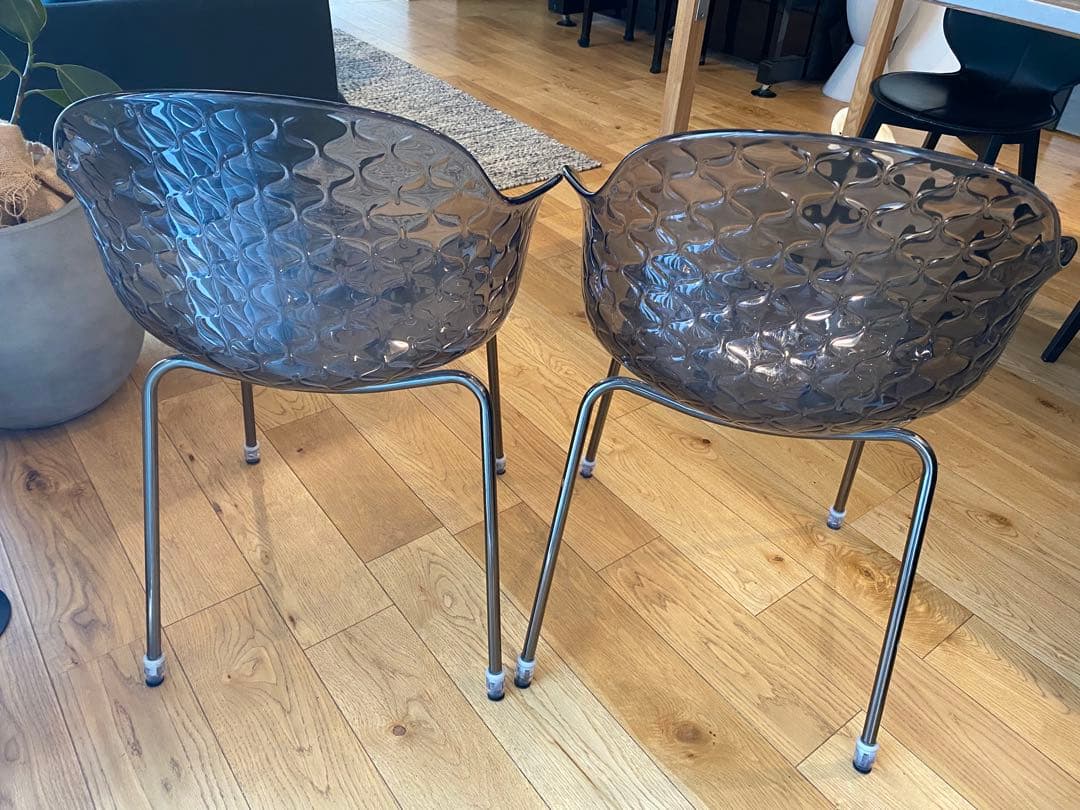 引き取り限定！カリガリス　サントロペ　チェア　スモークグレー　2脚セット