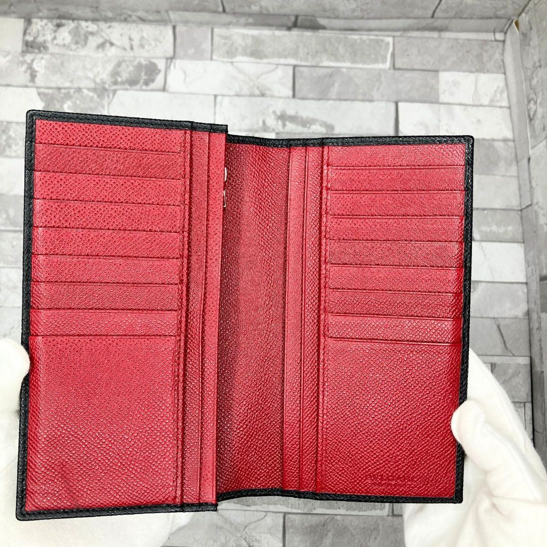 ブルガリ　ブルガリ マン ラージウォレット 二つ折り 長財布 黒　赤 レザー