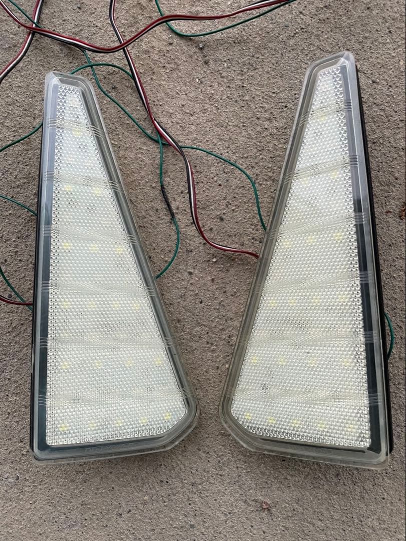 JULIAMETEOLEDテールランプ ＆クリアリフレクター80ヴォクシー