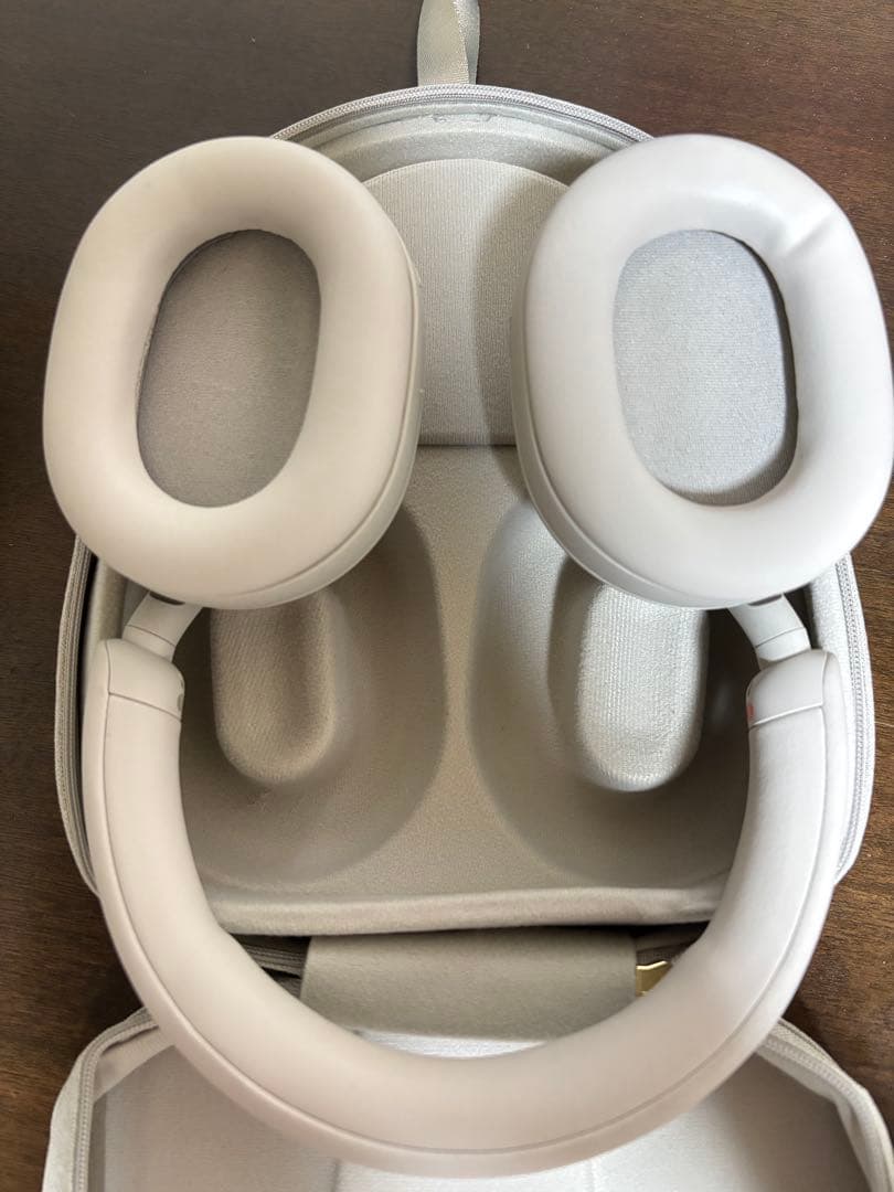 ソニーワイヤレスヘッドホンWHー1000XM5