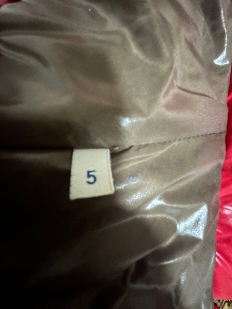 あわあわ美品MONCLERレッド ダウンベスト 前面ジッパーポケット