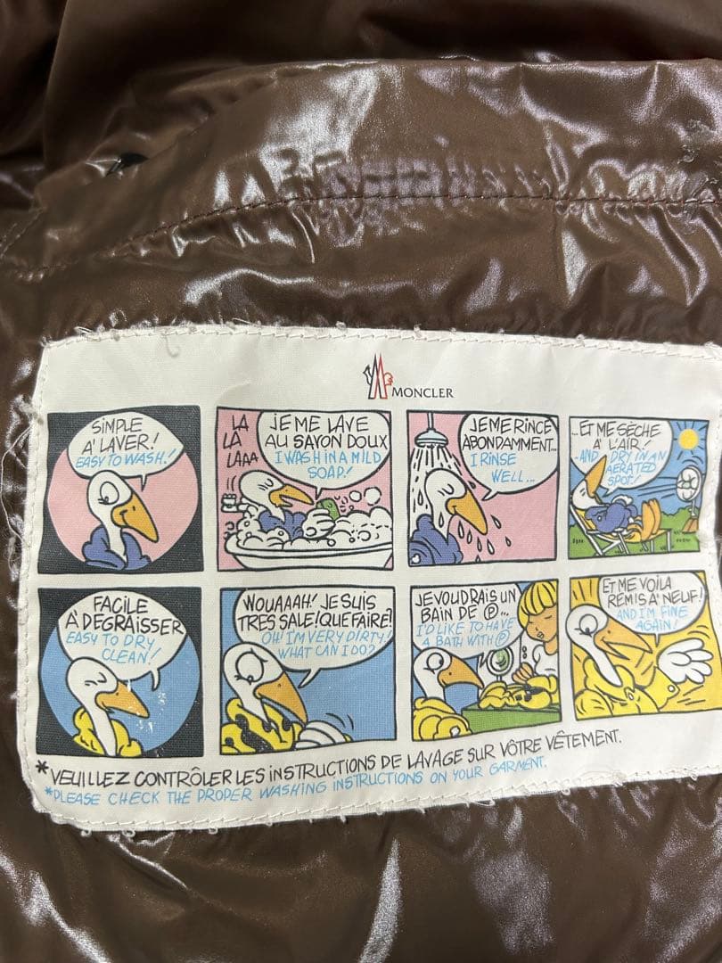 あわあわ美品MONCLERレッド ダウンベスト 前面ジッパーポケット