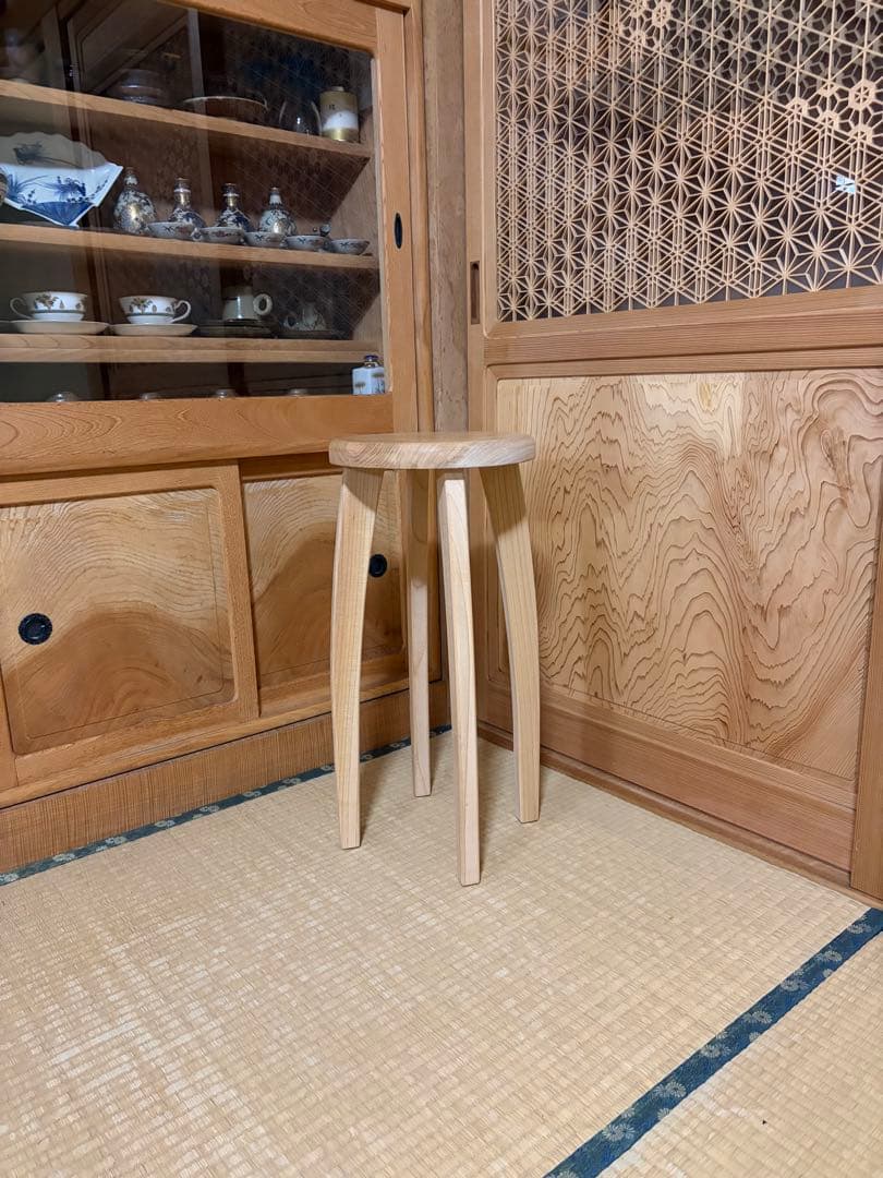1310建具屋一筋58年のおじいちゃんの手作りスツール、イス☆けやき