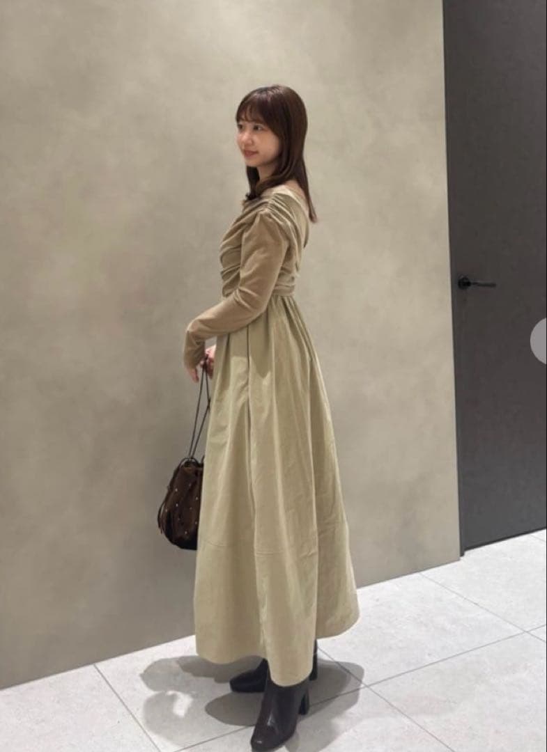 COCO DEAL ベロアドッキングワンピース ベージュ　新品未使用　タグ付き