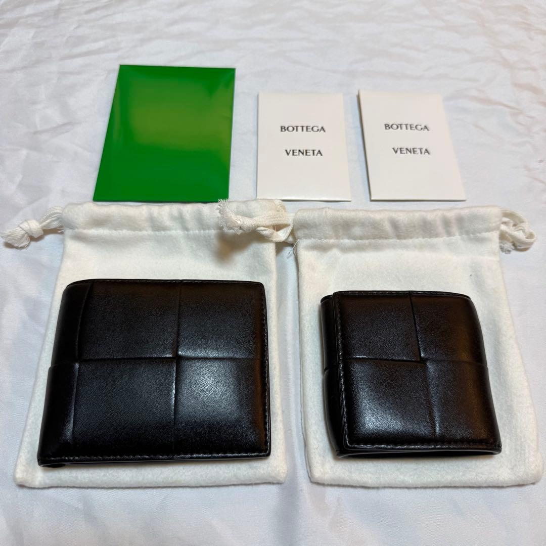BOTTEGA VENETA ブラック二つ折り財布　パース