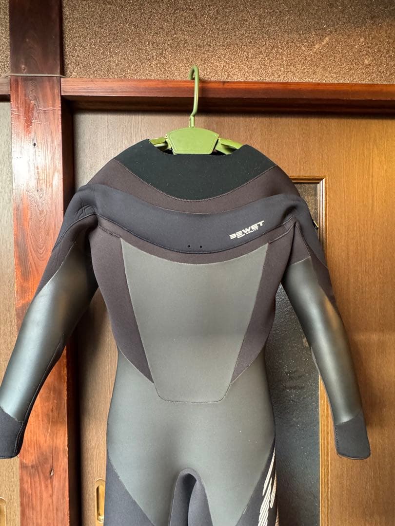 TOMO　ビーウェット セミドライ 5/3mm