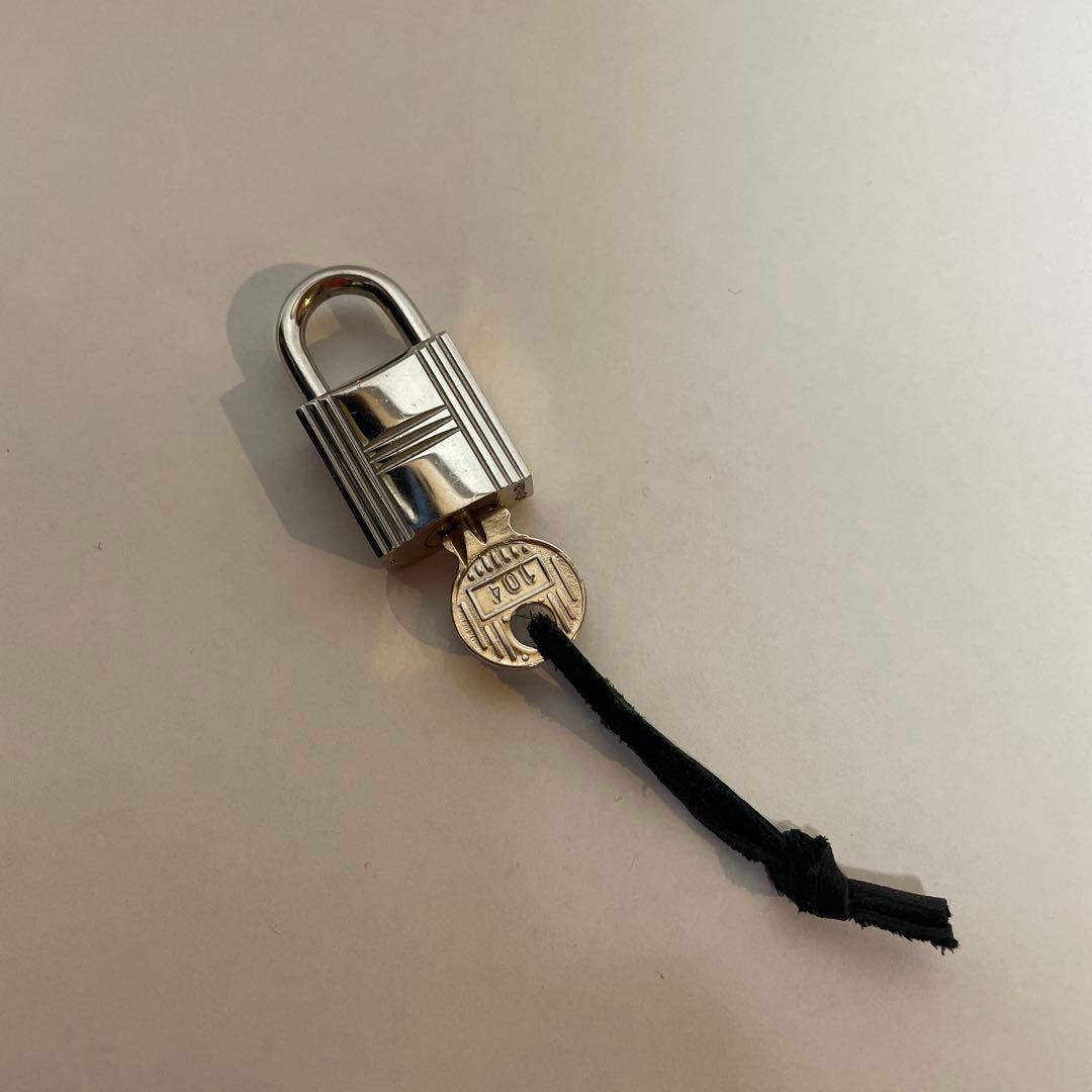 USED 美品　HERMES カデナ　シルバー 鍵付き