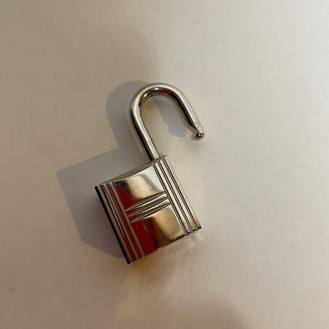 USED 美品　HERMES カデナ　シルバー 鍵付き