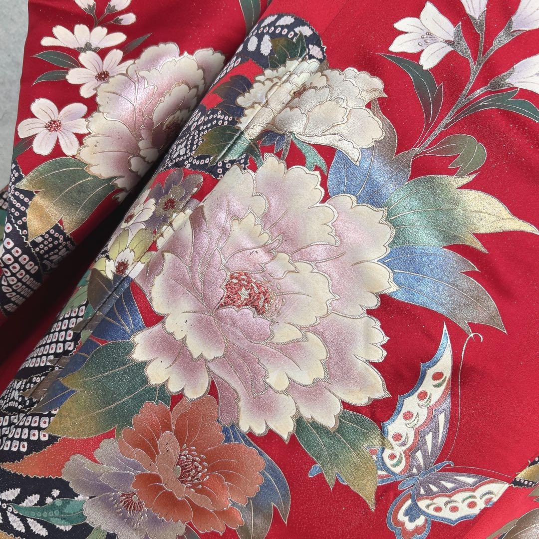 振袖　フルセット　正絹　赤　黒　華やか　ボタン　古典柄　かっこいい系　k3