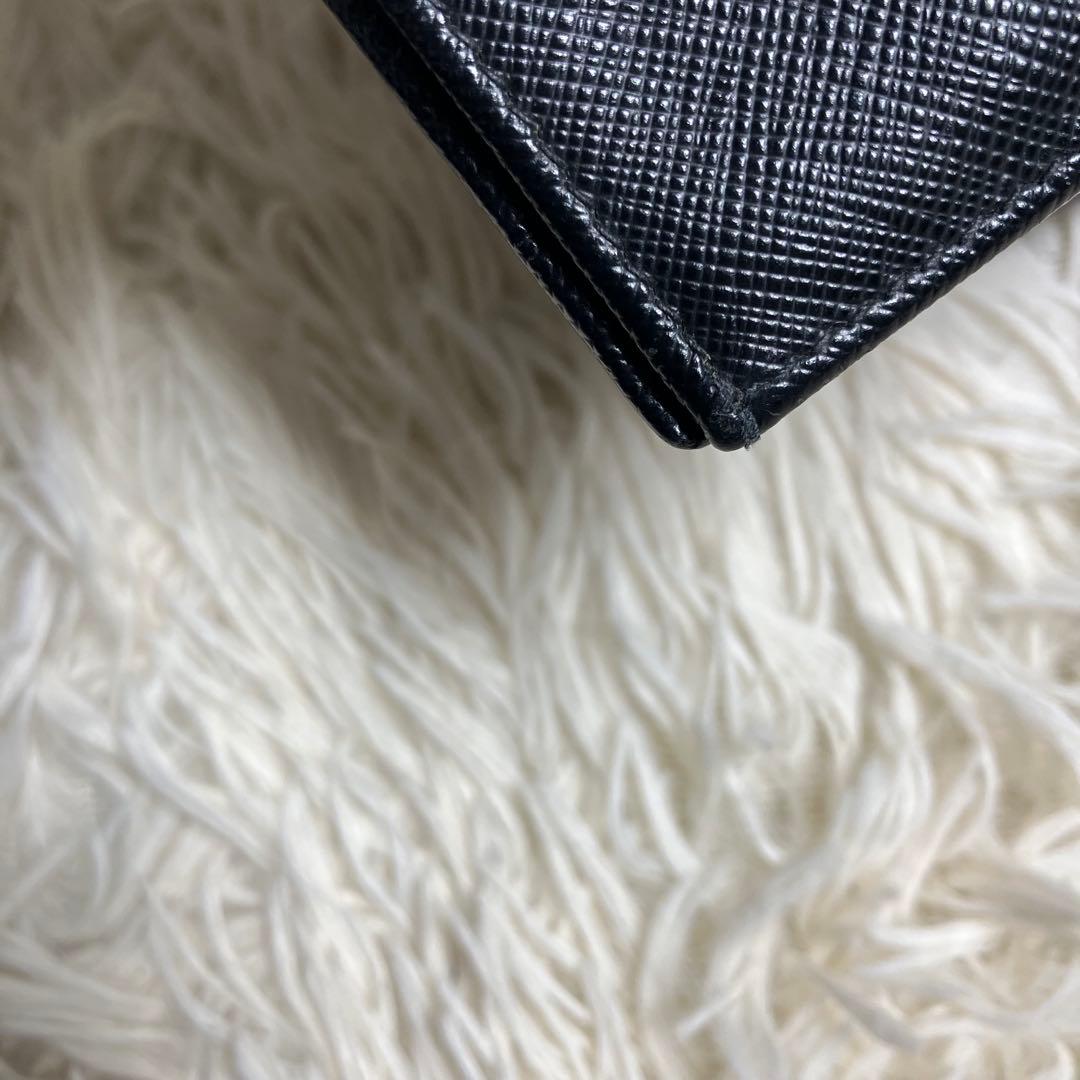 現行 プラダ ロングウォレット サフィアーノ 三角プレート IC内蔵