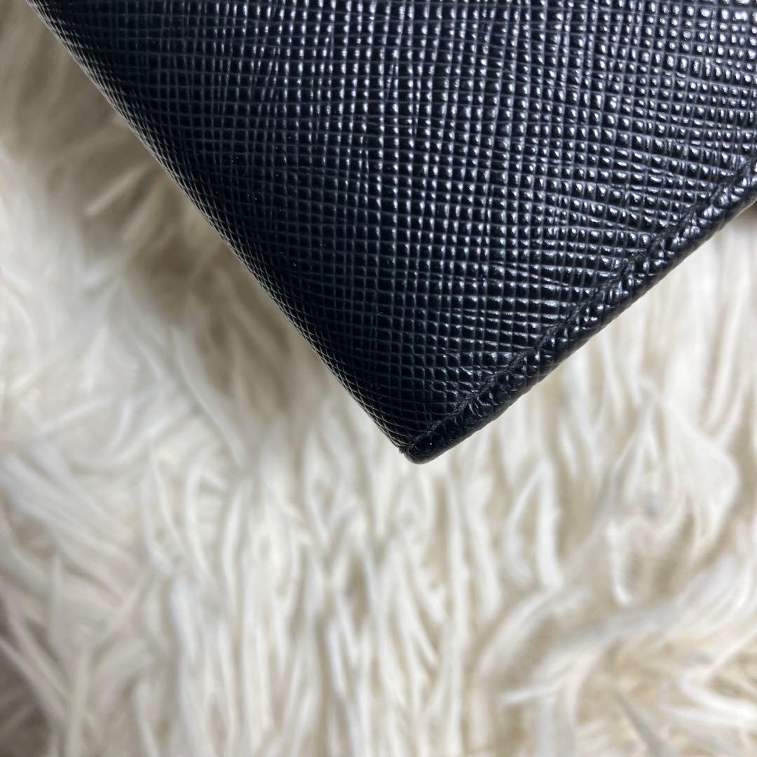 現行 プラダ ロングウォレット サフィアーノ 三角プレート IC内蔵