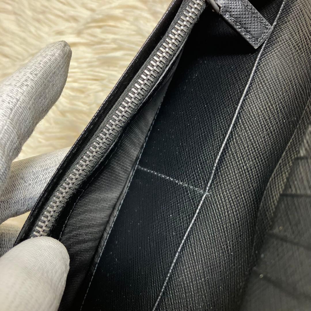 現行 プラダ ロングウォレット サフィアーノ 三角プレート IC内蔵